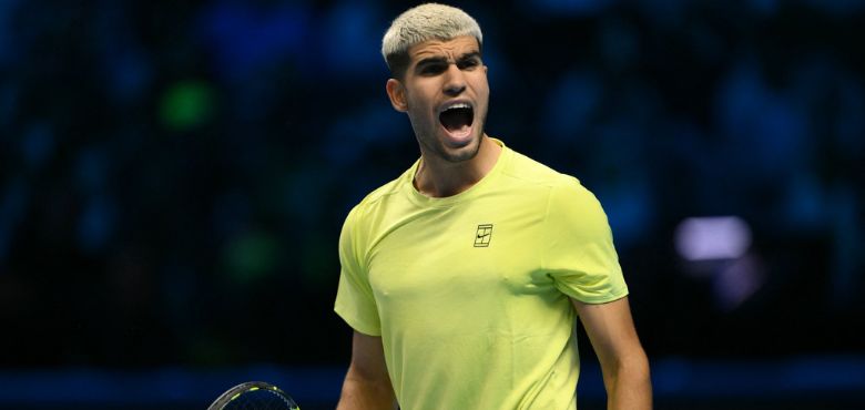 Carlos Alcaraz Defeats Taylor Fritz at ATP Finals