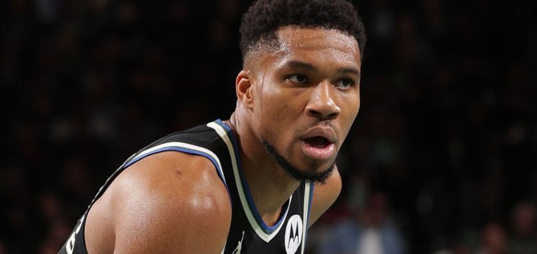 Giannis Antetokounmpo Injury Update: Status for Bucks vs Knicks NBA Cup Game